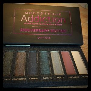 🔥🔥Younique Anniversary Palette
